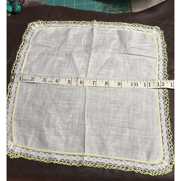 Vintage White Handkerchief With Green & White Lace Trim - Picture 3 of 3